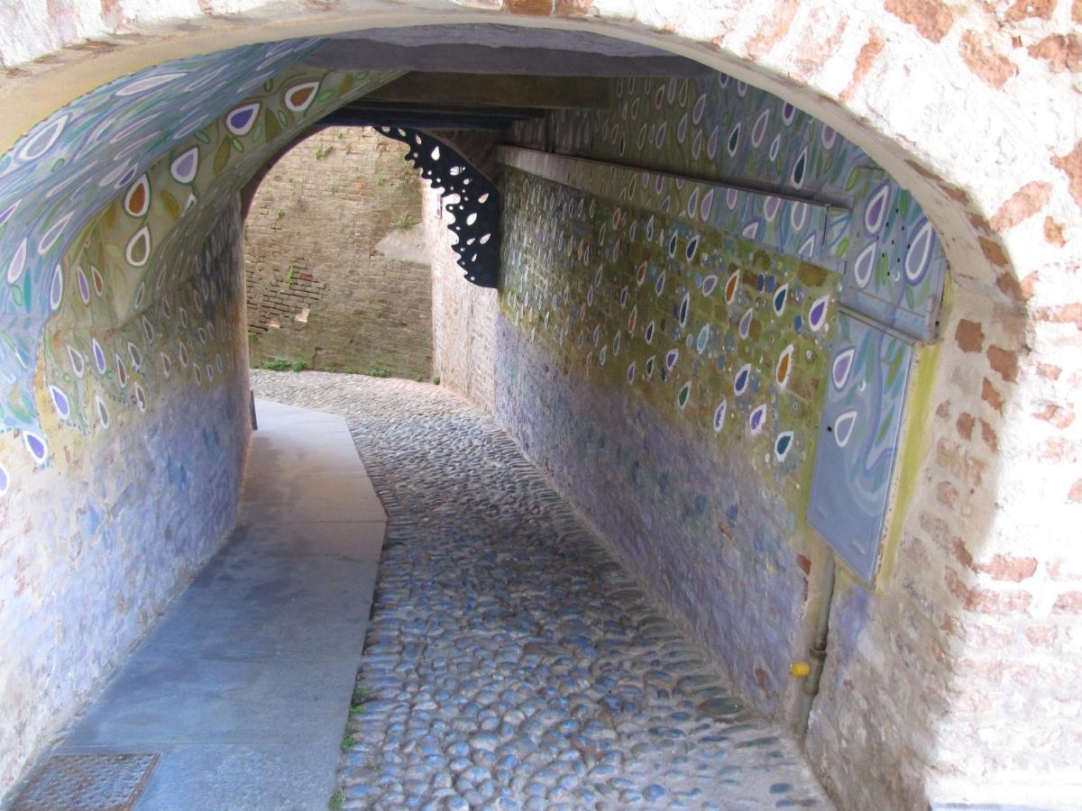 Alla Torre - Nel Cuore Del Borgo Storico Castagnole delle Lanze Eksteriør bilde